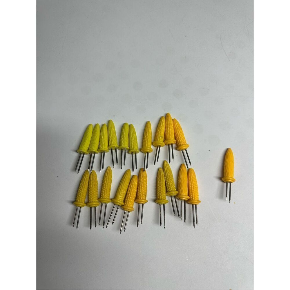 Set of 21 Vintage Corn On The Cob Holders Plastic